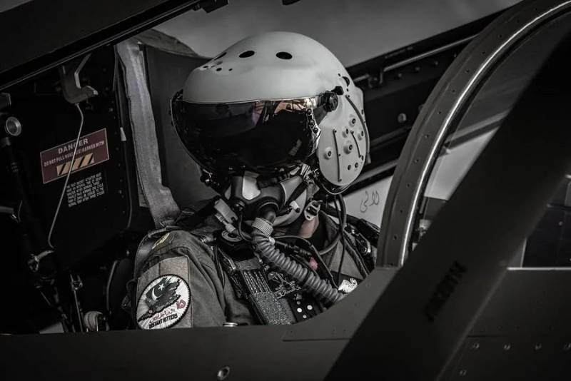 china-melengkapi-pilot-paf-j-10c-dengan-helm-canggih-augmented-reality