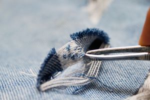 (Tutorial/Tips) Modifikasi celana jeans agar lebih menarik