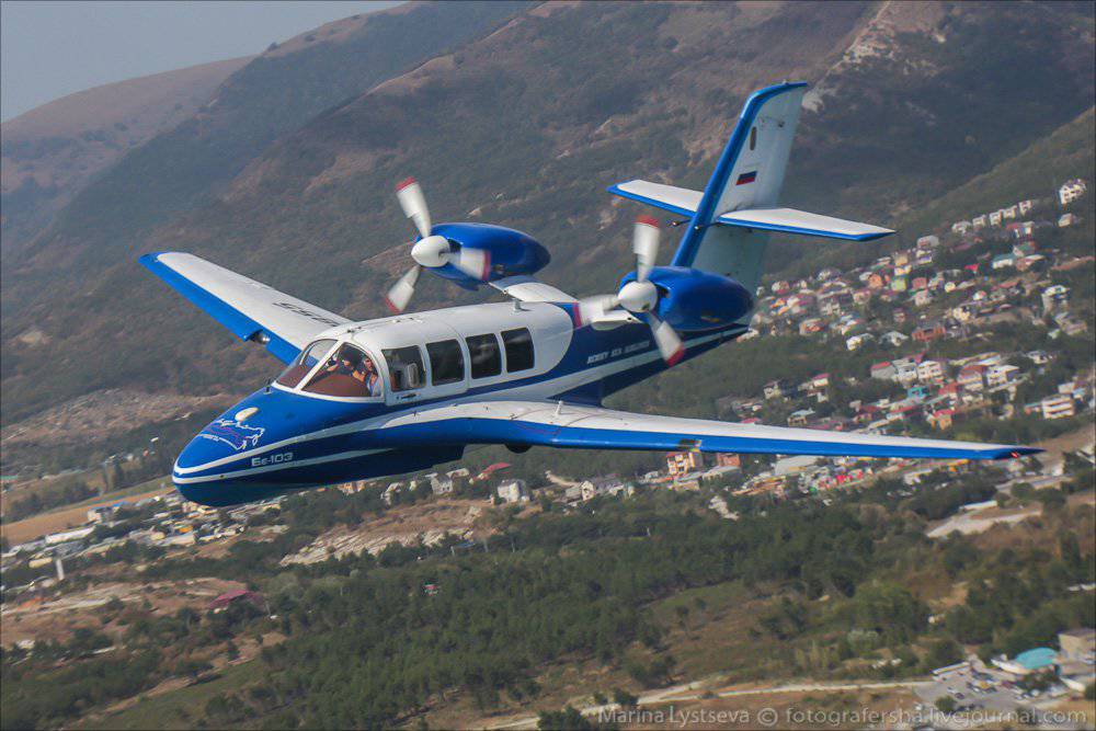 Бе 103. Бе-103 самолет-амфибия. Бериев 103 самолет амфибия. Бе-200 гидросамолёт. Самолёт-амфибия бе-103 в Комсомольске.