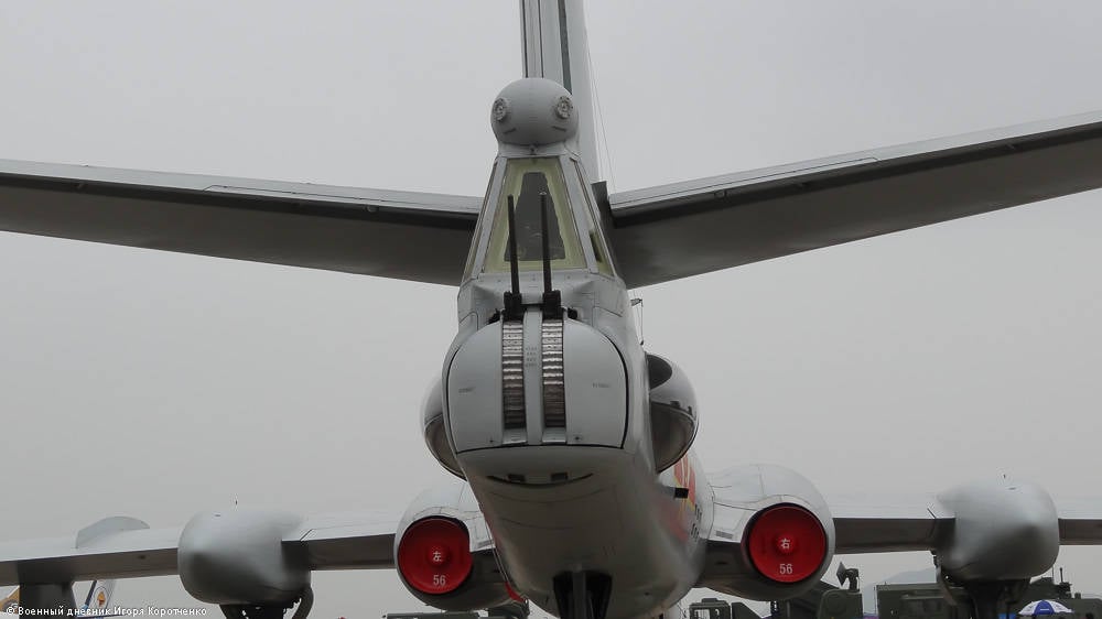 Bomber Xian H-6 (China)