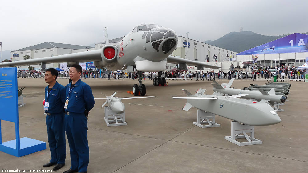 Bomber Xian H-6 (China)