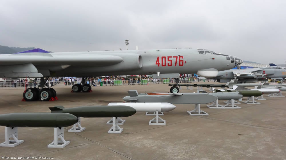 Bomber Xian H-6 (China)