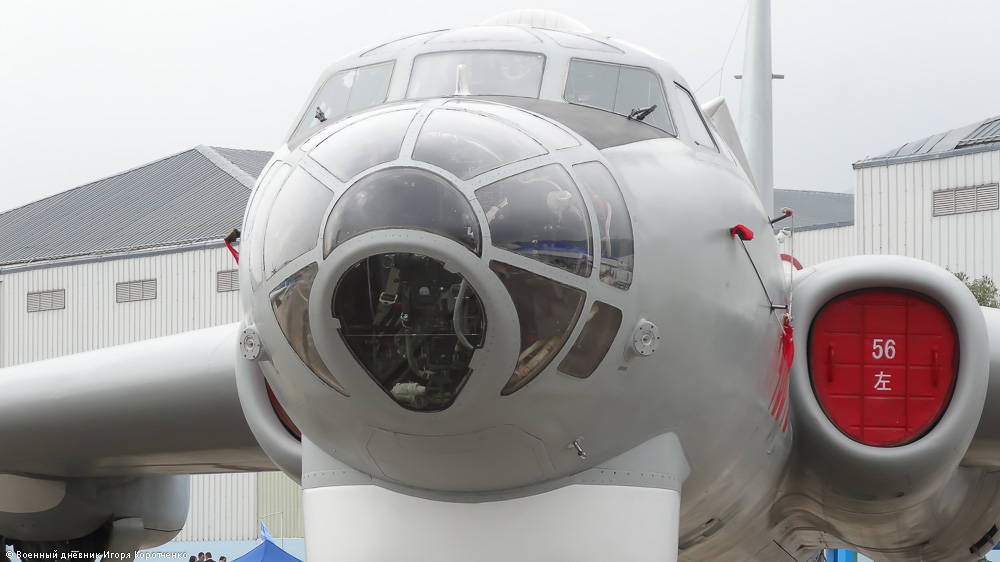 Bomber Xian H-6 (China)