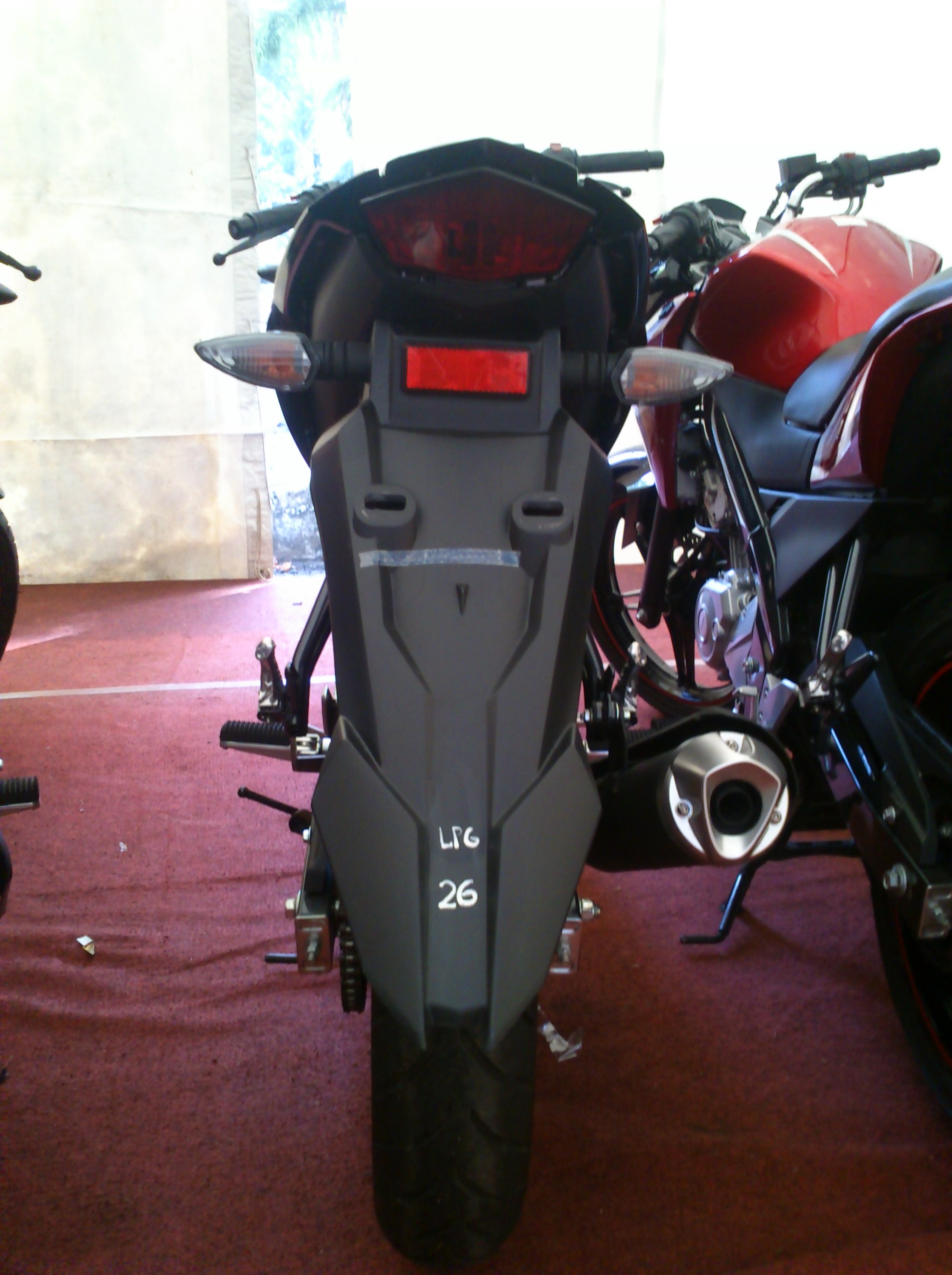 spakbor belakang/rear fender ori new vixion