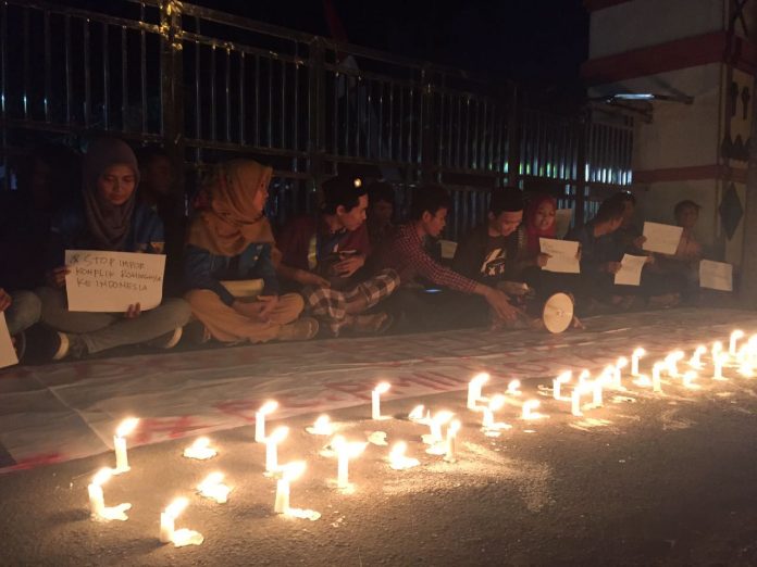 Mahasiswa Banten Gelar Doa dan Bakar Lilin untuk Rohingya