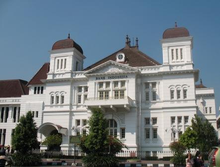 Gedung BI di Kota Besar Indonesia