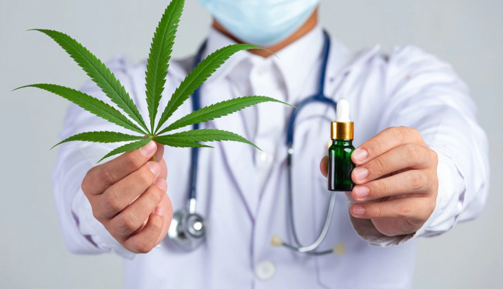 mk-tolak-legalisasi-ganja-medis-untuk-kesehatan