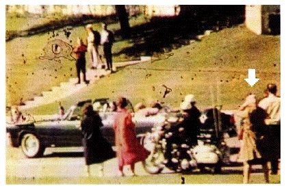 siapakah Babushka Lady dan apa hubungannya dengan penembakan JFK??