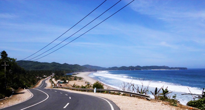 &#91;VIDEO&#93; Surga 'Sirkuit Alami' untuk Bikers: Jalur Lintas Selatan Pacitan - Soge Beach