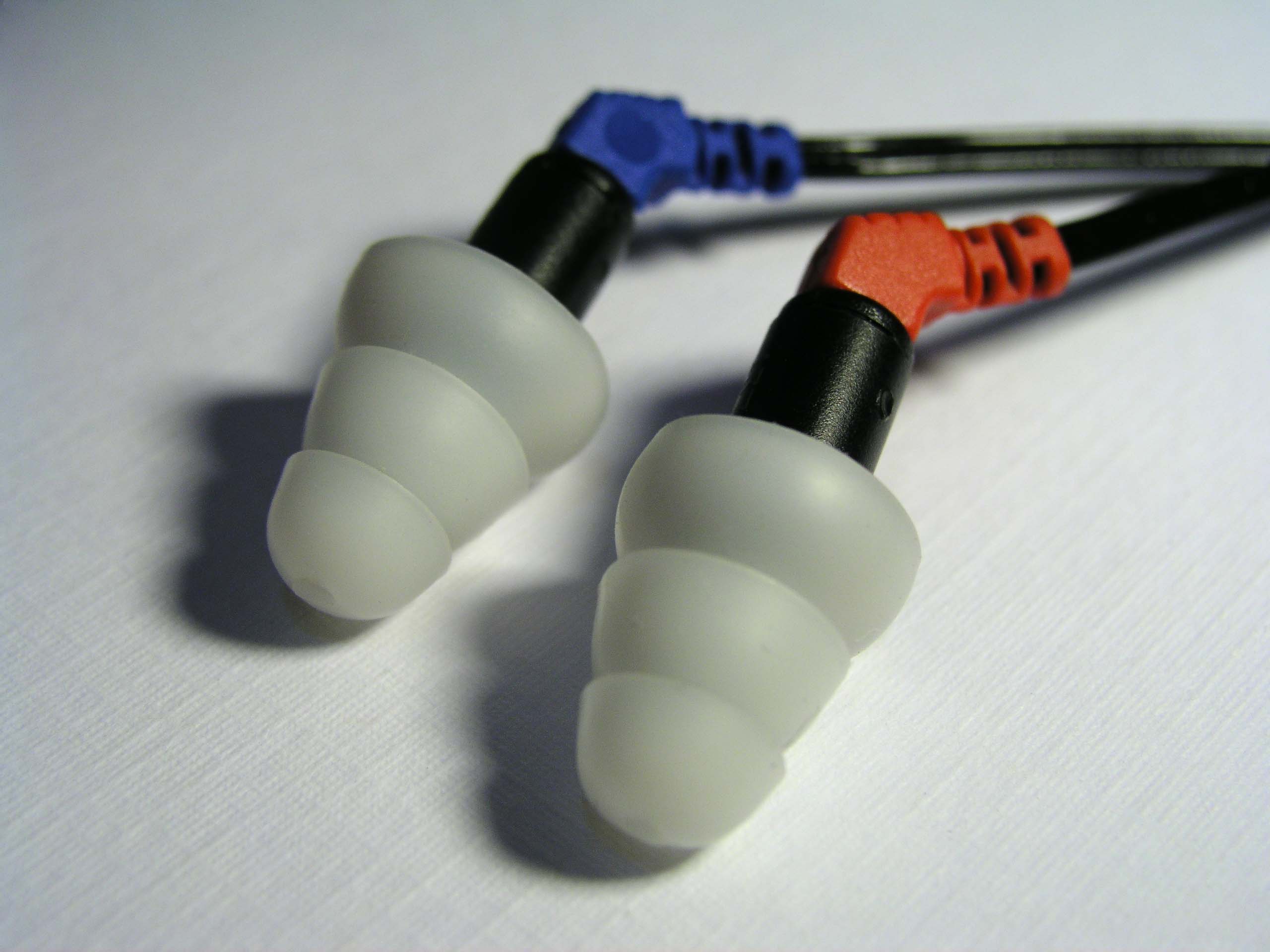 Earphone biasa vs Earphone In-Ear