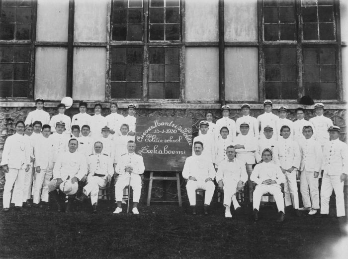 beberapa-foto-sebelum-kemerdekaan-ada-yang-aneh-dengan-sejarah