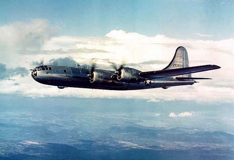 https://dl.kaskus.id/upload.wikimedia.org/wikipedia/commons/4/4d/Boeing_B-29_Superfortress.jpg