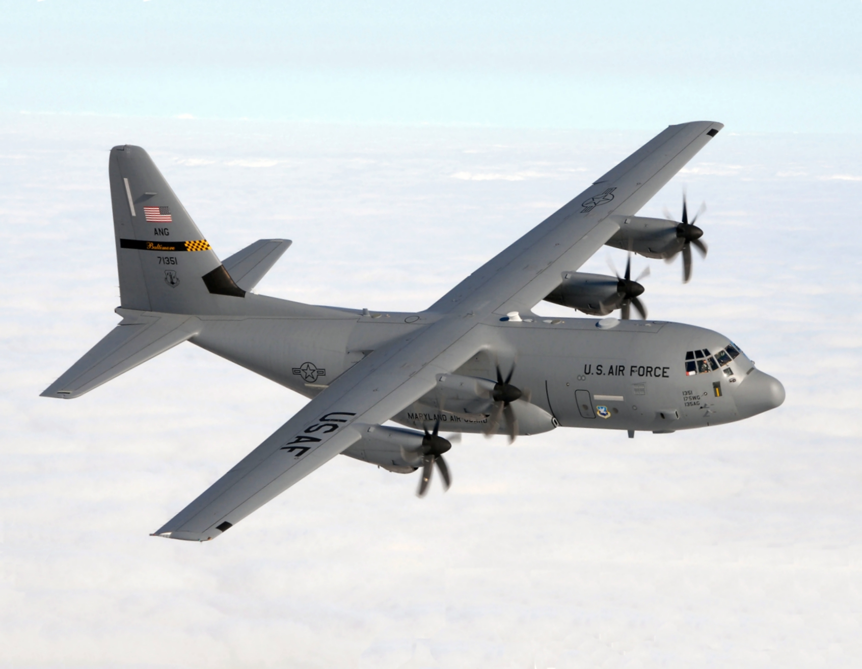 Pesawat Super Hercules C-130J Ketiga Pesanan Indonesia Tiba di Tanah Air 