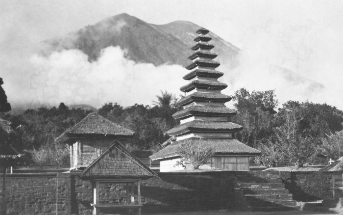 FOTO GUNUNG DI INDONESIA JAMAN BELANDA