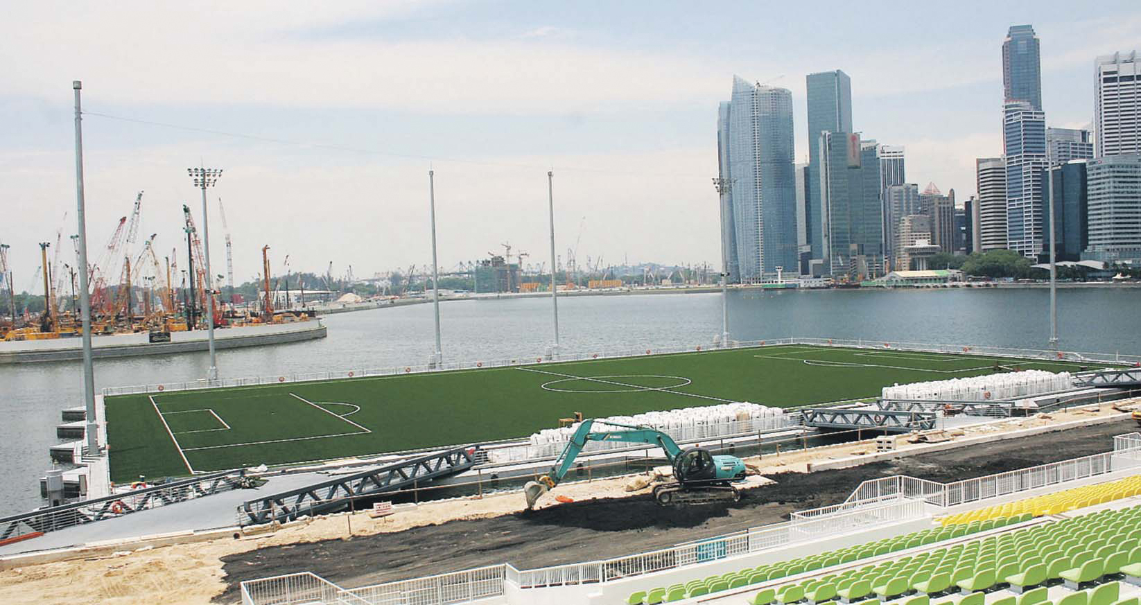 10 Lapangan Sepakbola Paling Menakjubkan di Dunia