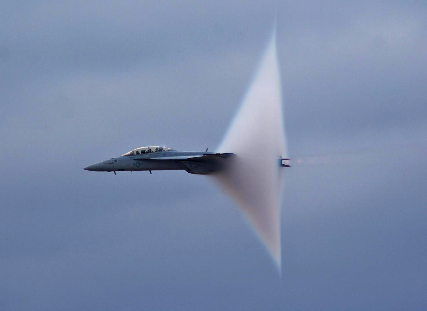 Supersonic Speed: Apa yang terjadi kalau agan menembus kecepatan suara?