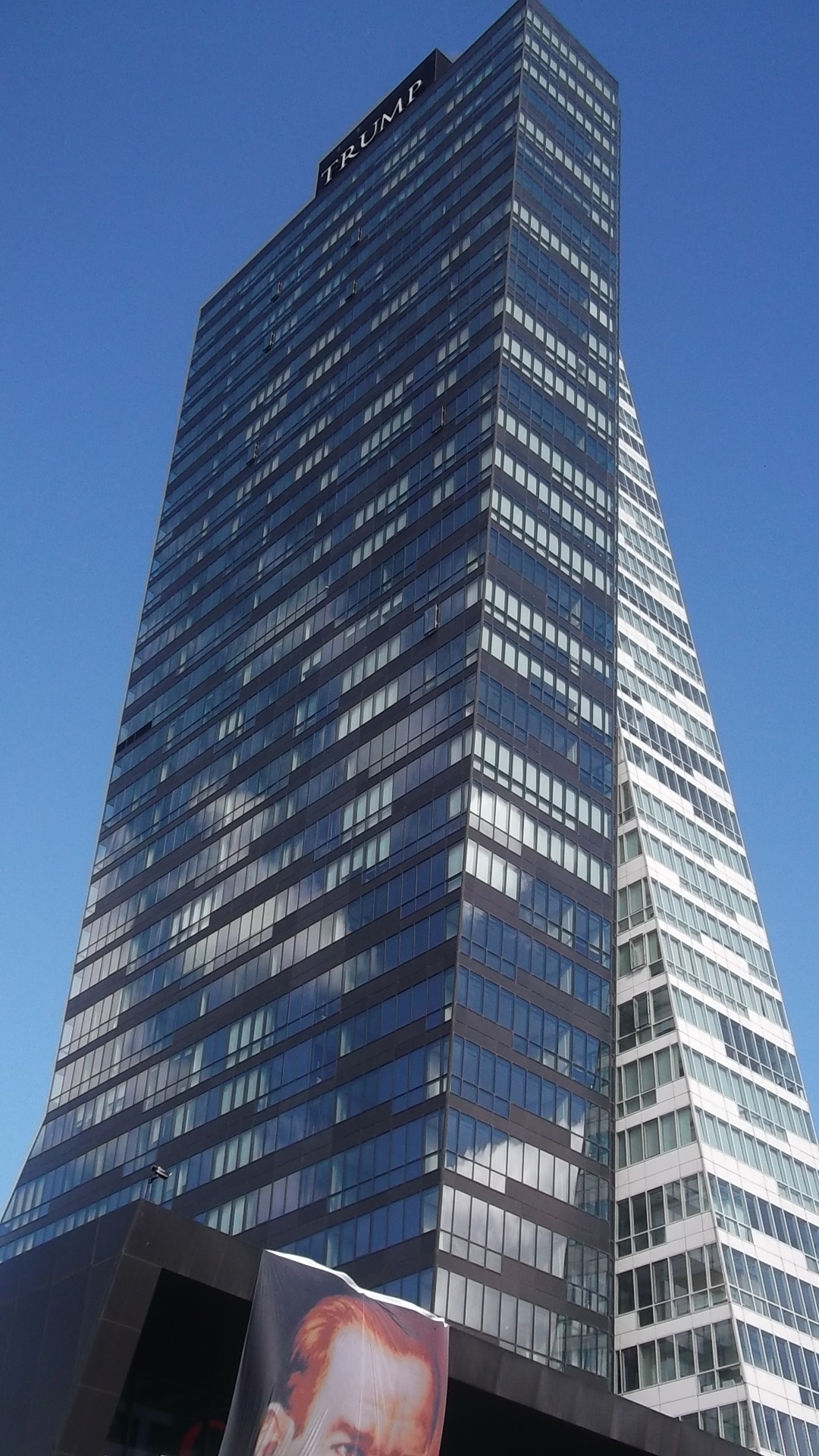 10 Hotel Milik Presiden Donald Trump