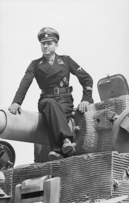 Mengenal SS-Hauptsturmführer Michael Wittman, Teror Berlapis Baja.
