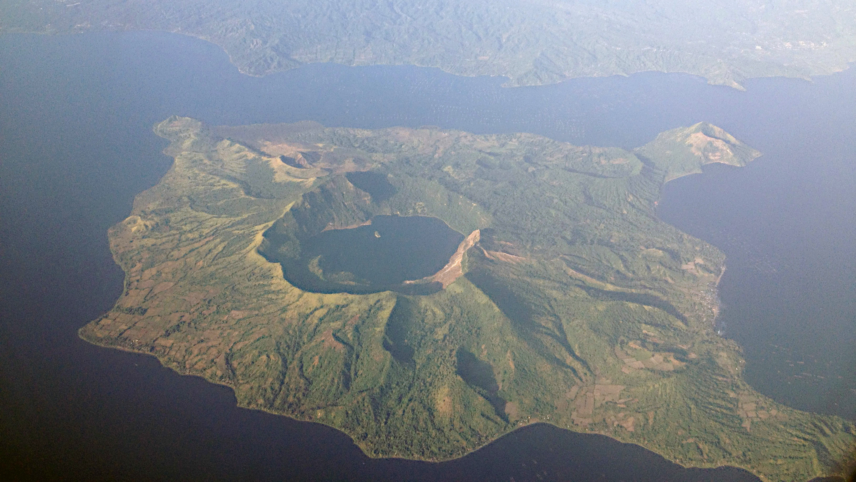 Aslinya Indah, Pulau-Pulau Ini Justru Aneh dan Dikutuk