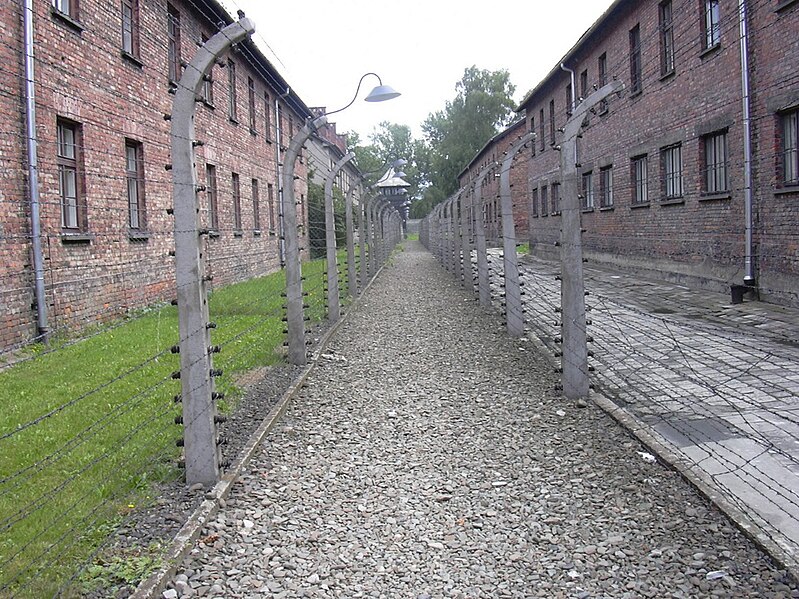 (Tragis) Kamp-Kamp Konsentrasi NAZI