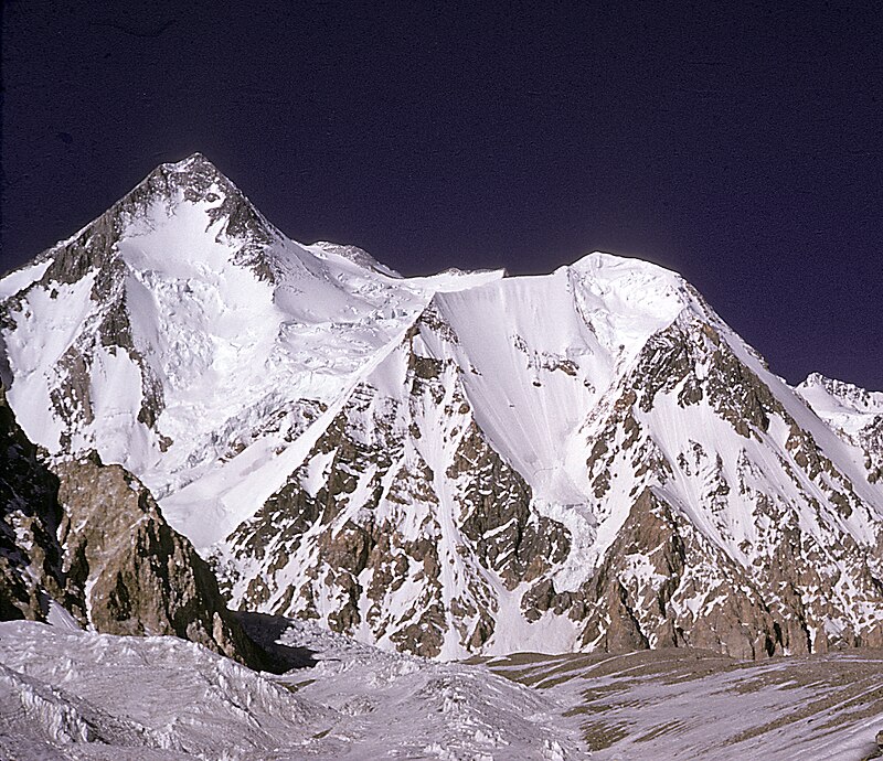 Sang Penakluk "Eight-Thousanders" Pertama Dari Italia