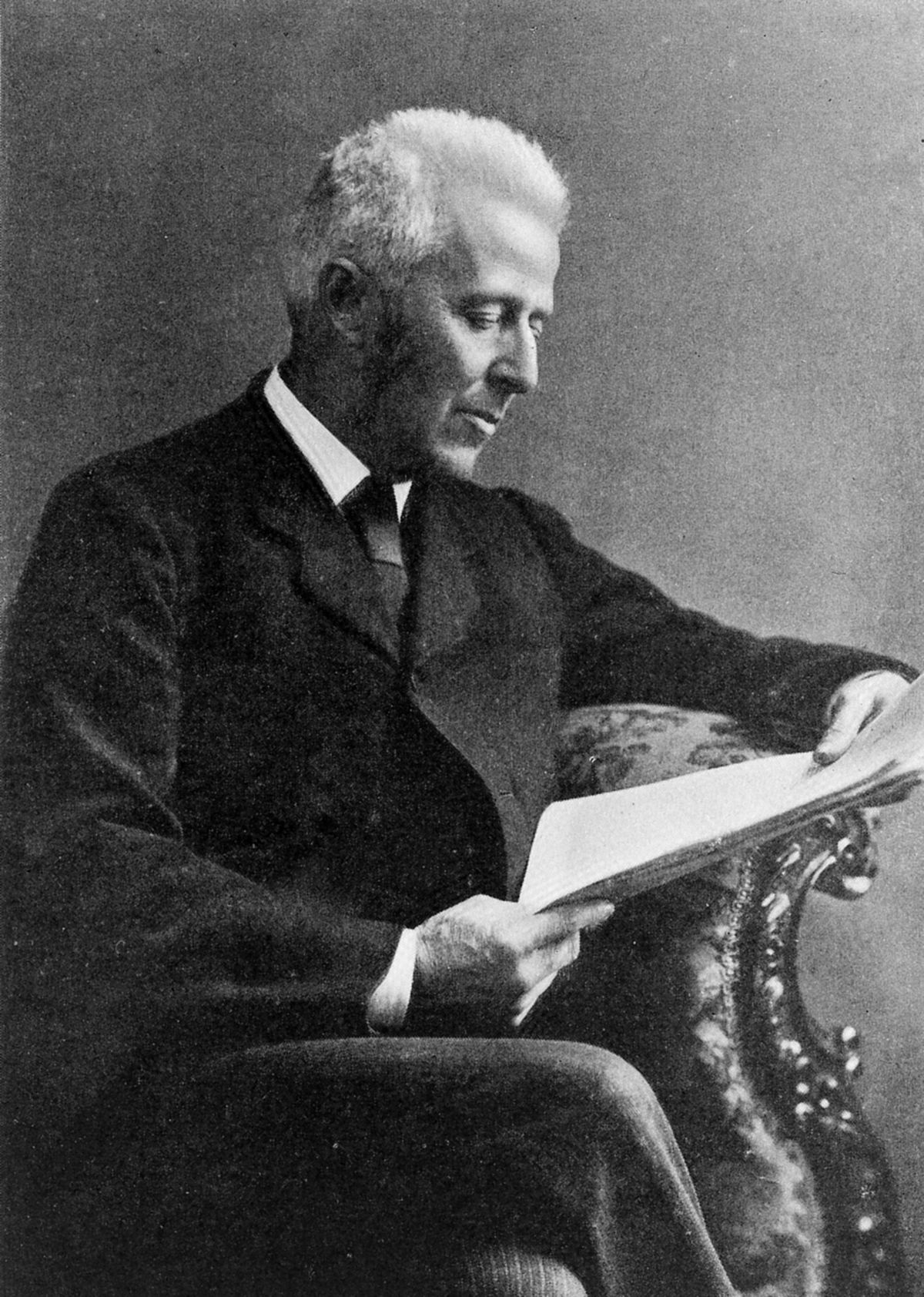 5 Tokoh Sejarah Yang Kisah nya Mirip Detektif Sherlock Holmes