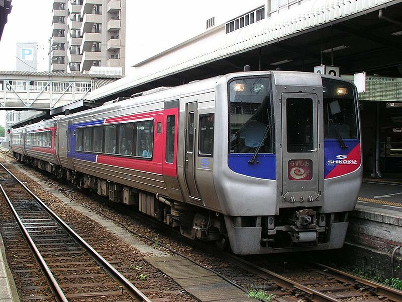 Berbagai Bentuk Kereta Yang Unik di Jepang