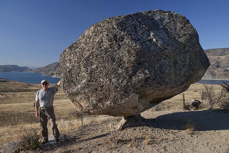Menakjubkan, Poto-poto Balancing Rock Di Dunia