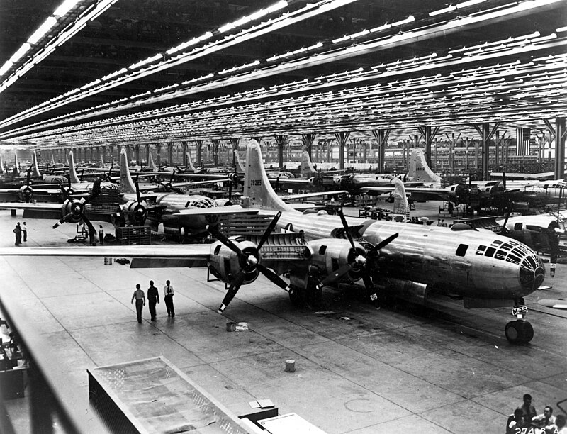 https://dl.kaskus.id/upload.wikimedia.org/wikipedia/commons/thumb/9/91/Boeing-Whichata_B-29_Assembly_Line_-_1944.jpg/800px-Boeing-Whichata_B-29_Assembly_Line_-_1944.jpg