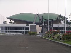 gedung-dpr-diserang-fahri-hamza-kena-gigit-pendemo