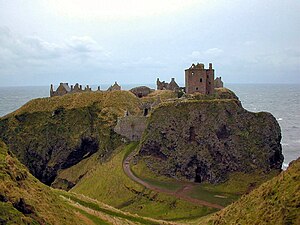 Berkunjung Ke Dunnottar Castle Istana yang Menakjubkan Dari Skotlandia !!!!!!!