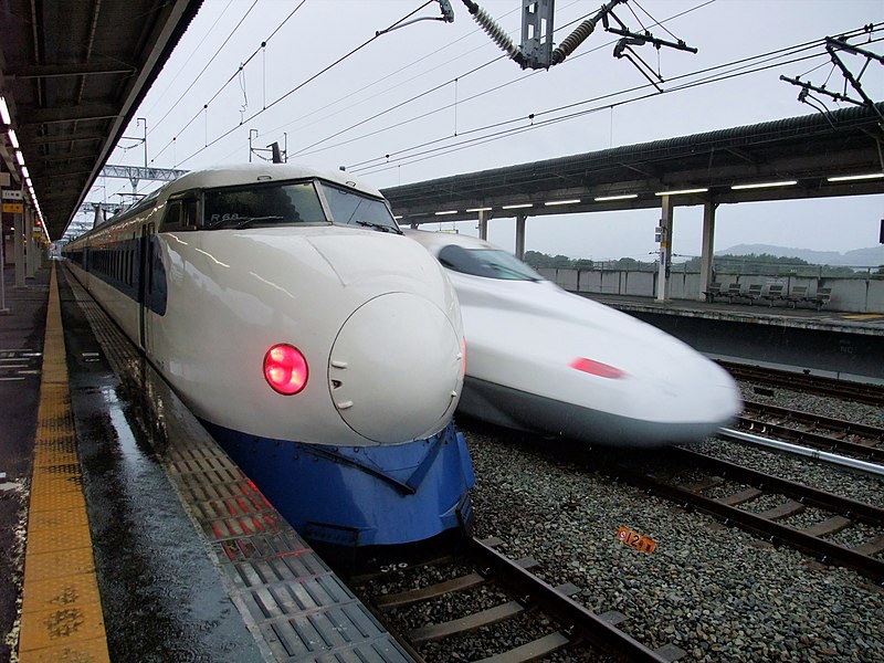 Yuk, kita mengenali kereta shinkansen 