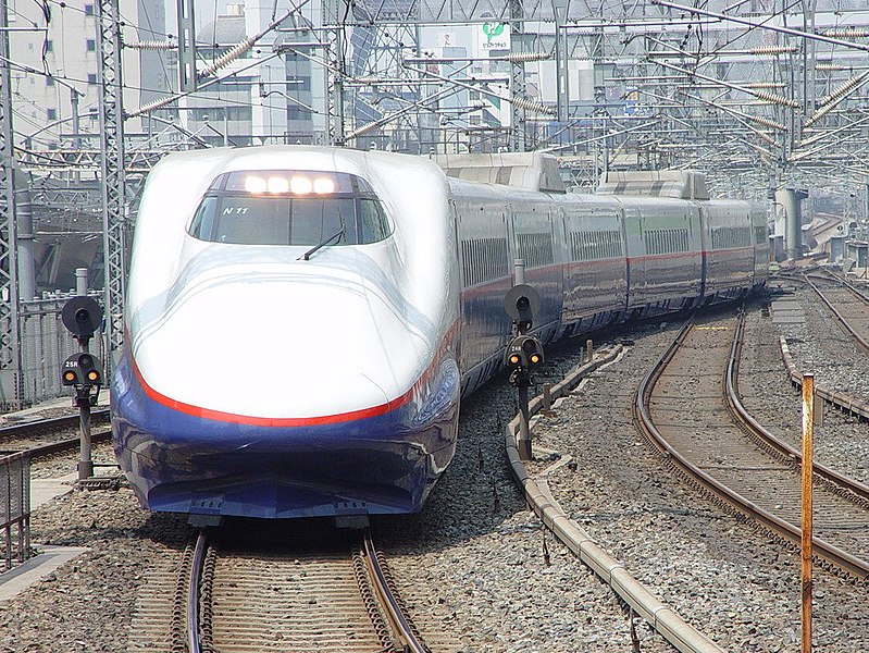 Berbagai Bentuk Kereta Yang Unik di Jepang