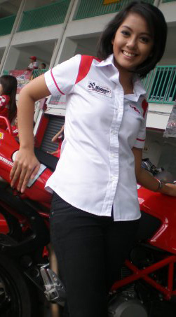 inilah artis2 kelahiran 83