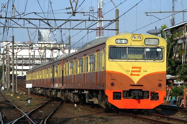 Mengenal Kereta-Kereta Komuter di Indonesia