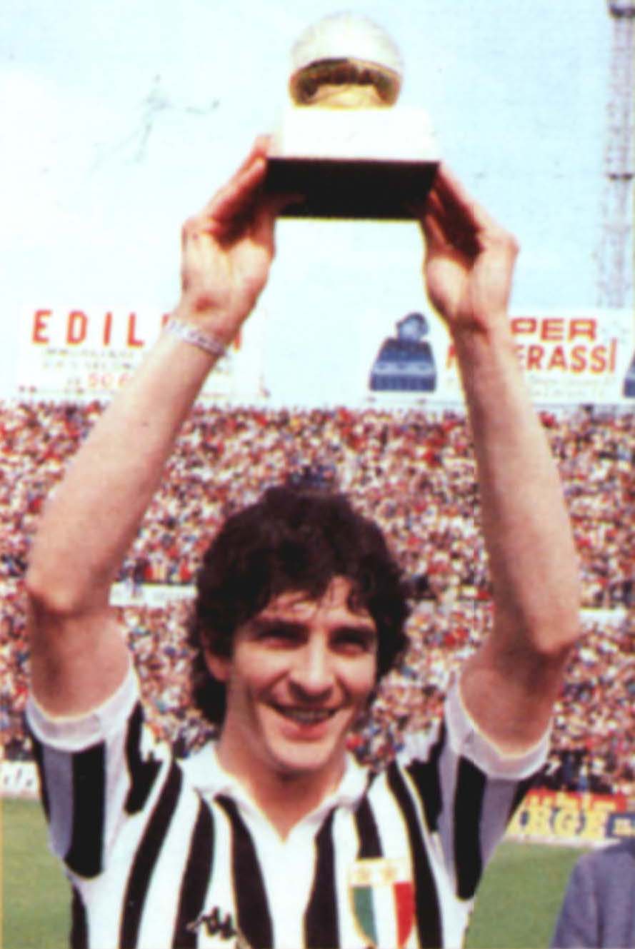 Top 6 Pemain Terbaik yang mendapatkan penghargaan Ballon D'Or saat membela Juventus.
