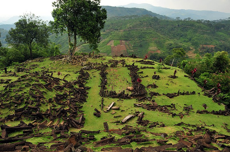 Gunung PADANG (INDONESIA) Mengancam Tahta PIRAMID GIZA (MESIR) 