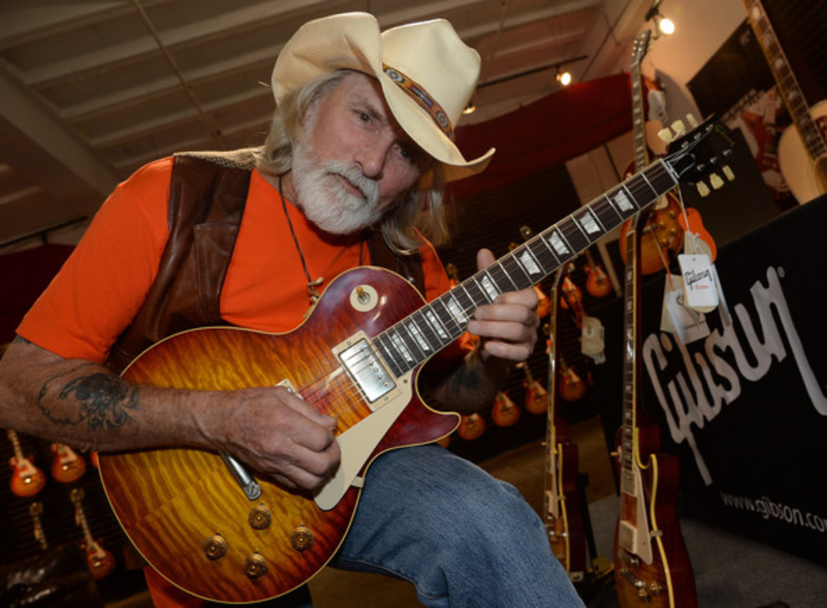 5 Gitaris Terbaik Favorit Ane Dalam Memainkan Gitar Gibson Les Paul 