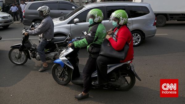 Pengemudi Go-Jek dan Mobil Adu Jotos di Jakbar