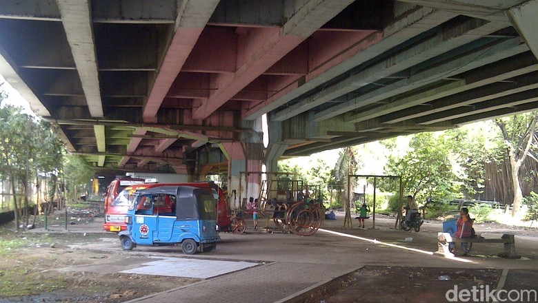 Cerita Warga Kolong Tol Penjaringan yang Pindah Mandiri Sebelum Diusir