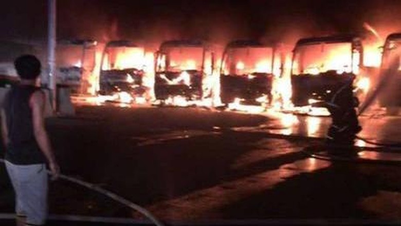 Rusuh di Makkah, Pekerja Konstruksi Bin Laden Bakar 9 Bus