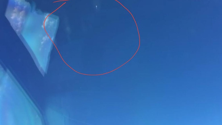 Balon Besar Ganggu Pesawat AirAsia yang Terbang dari Yogya ke Medan