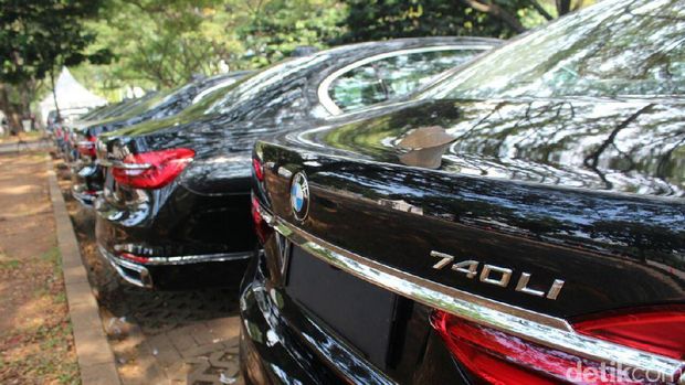 BMW Series 7 Jadi Mobil Andalan Delegasi KTT IORA 2017
