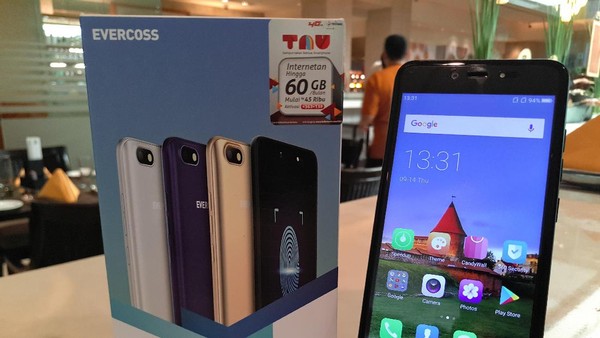 Evercoss Pamer Ponsel Murah Tahan Banting