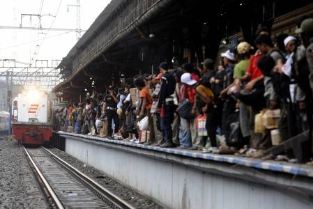 Mengapa Jakarta Macet Parah &amp; Penuh Penduduk &#91;Belajar Dari Arus Mudik&#93; 