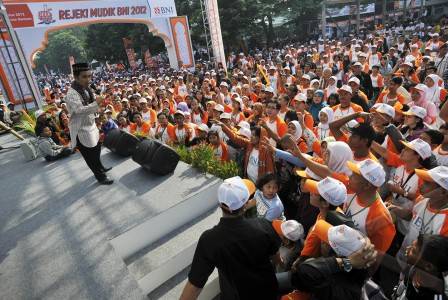 Mengapa Jakarta Macet Parah &amp; Penuh Penduduk &#91;Belajar Dari Arus Mudik&#93; 