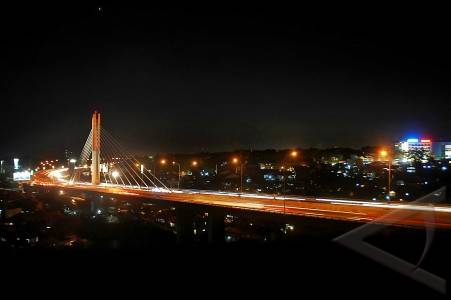 Jembatan-Jembatan Indah dimalam hari (Indonesia)