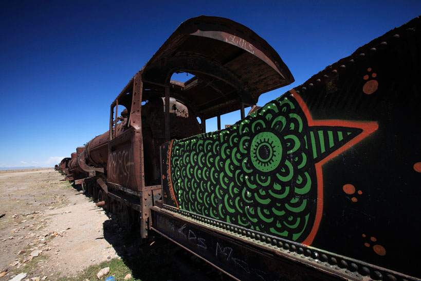 selamat-datang-di-makam-kereta-api-yang-angker-di-bolivia