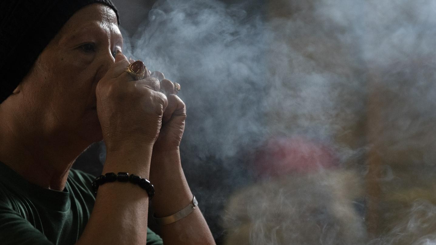 Generasi Terakhir Kaum Trans Setengah Dewa Sulawesi