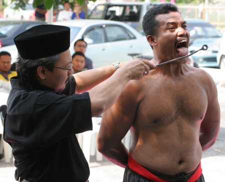 Ini dia Penjelasan dan RAHASIA dibalik ilmu Kebal!